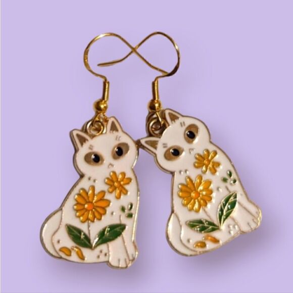 Cat and Flower Design Earrings - Picture 5 of 5